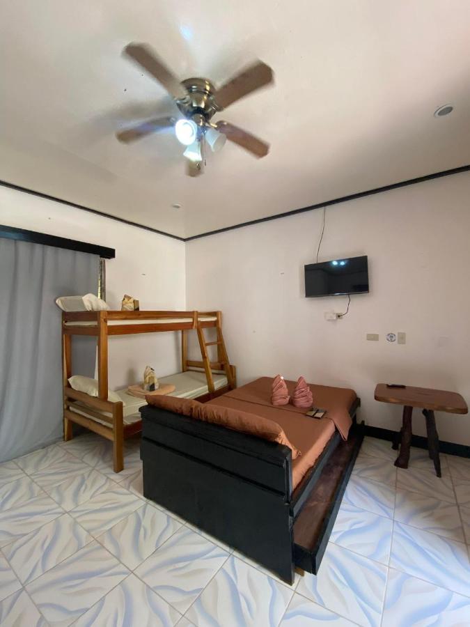 Mia Affordable Rooms Ел Нидо Екстериор снимка