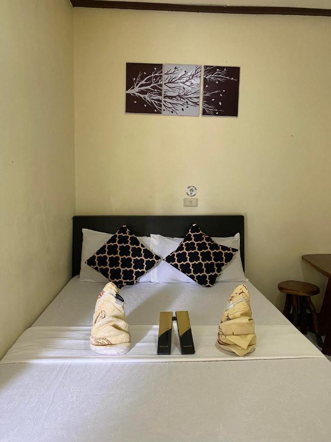 Mia Affordable Rooms Ел Нидо Екстериор снимка